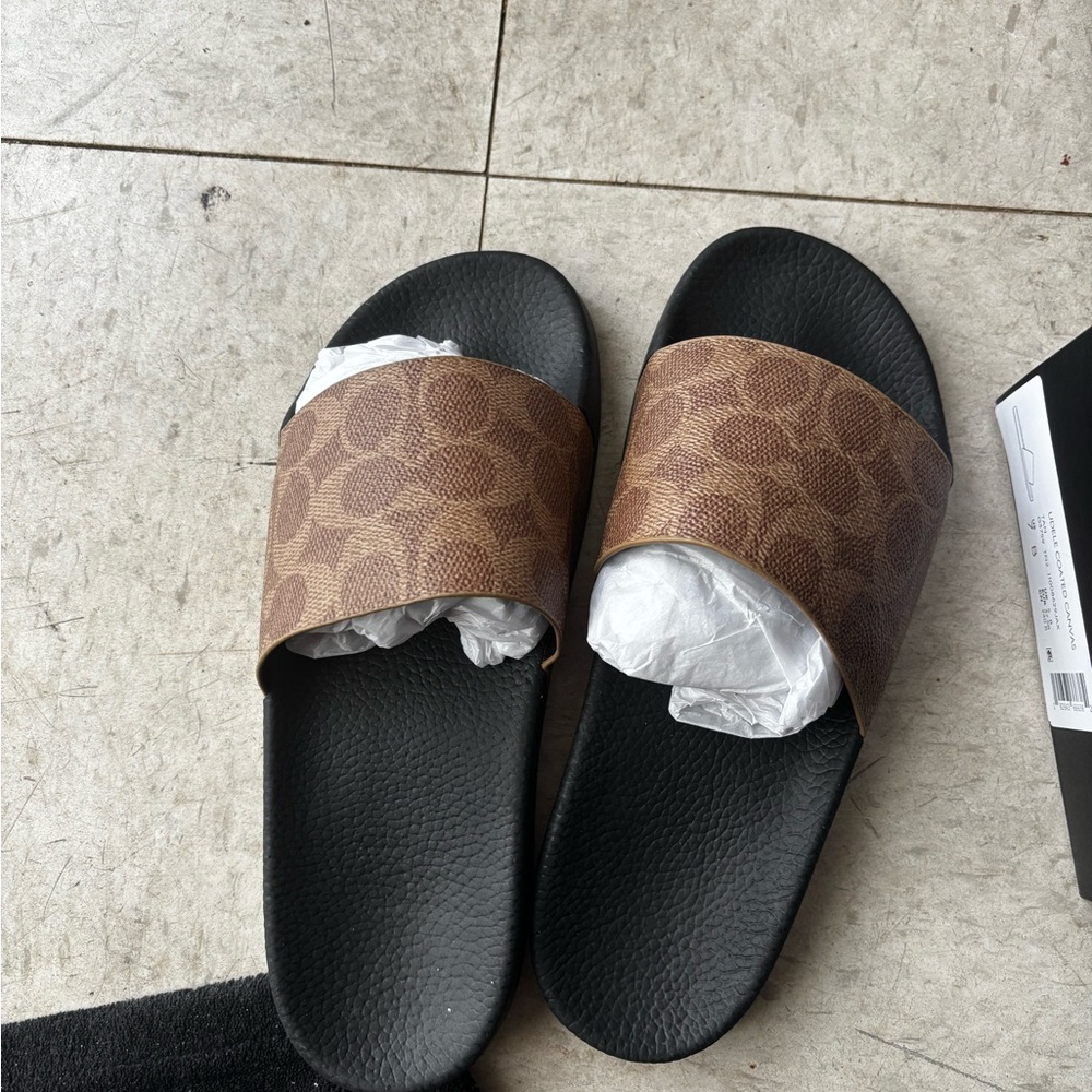 NIB BRAND NEW COACH SLIDES, SIZE 7